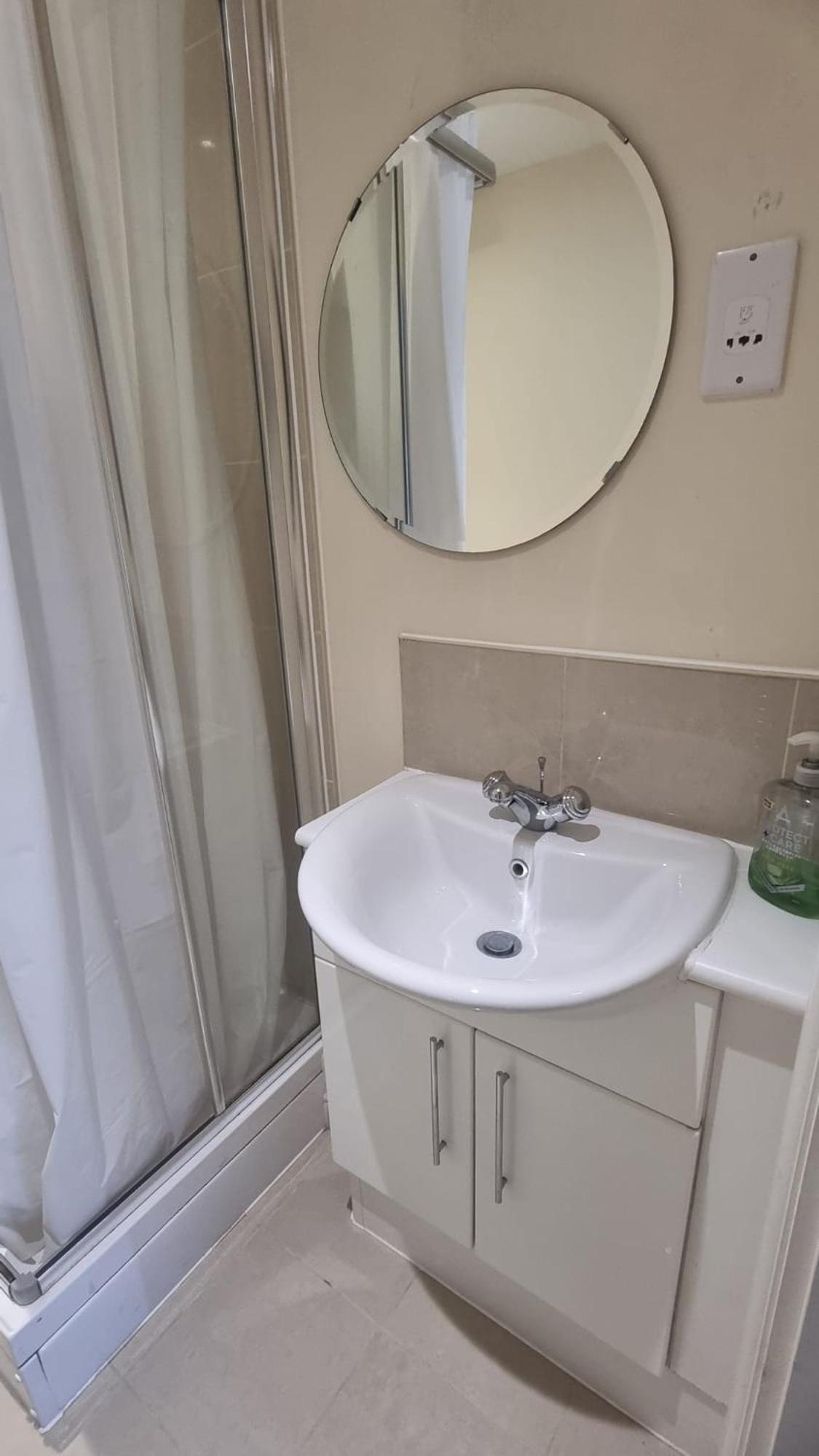 Central Spacious And Secure With A Double Bed Edgware Exterior foto